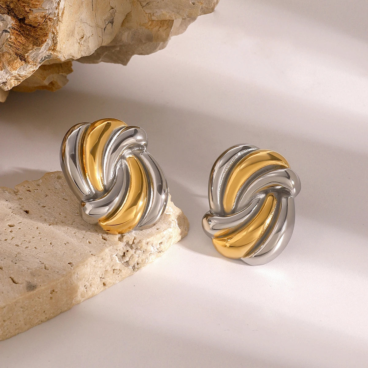 MIXED SPIRAL EARRING