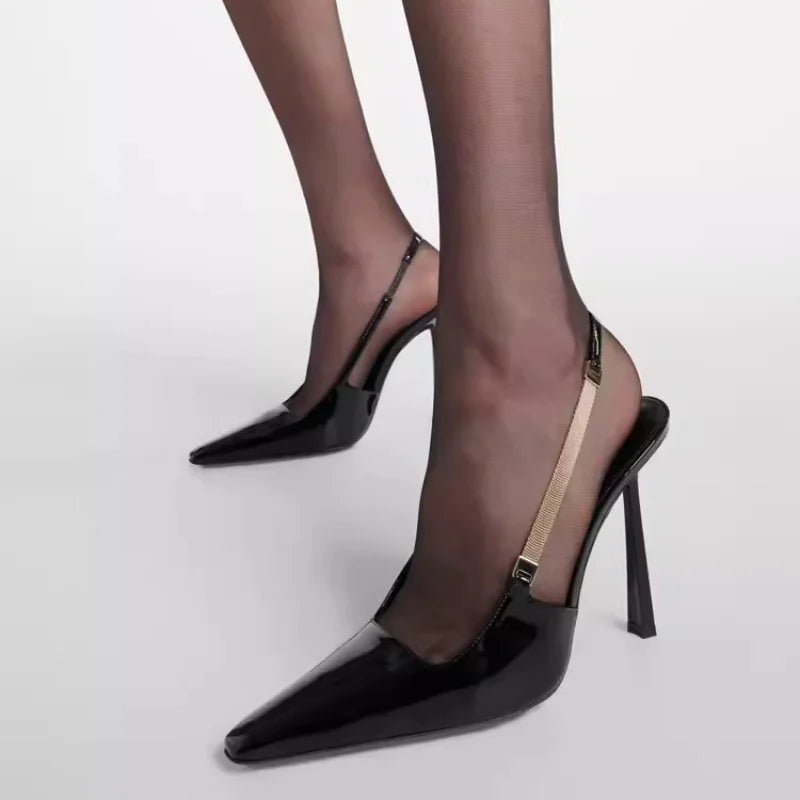 POINTED TOE BLACK HEEL