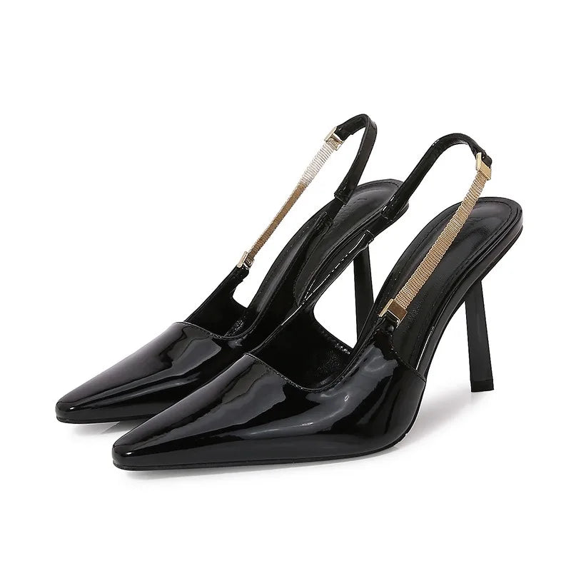 POINTED TOE BLACK HEEL